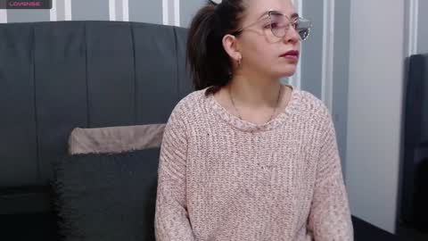 Snapshot of _isaabellaa chatting on 01.19.25 Isa online show from 01.19.25