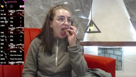 Snapshot of _isaabellaa chatting on 01.20.25 Isa online show from 01.20.25