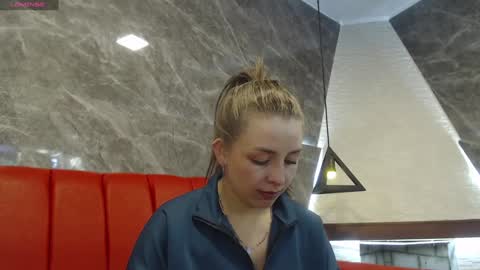 Snapshot of _isaabellaa chatting on 02.06.25 Isa online show from 02.06.25