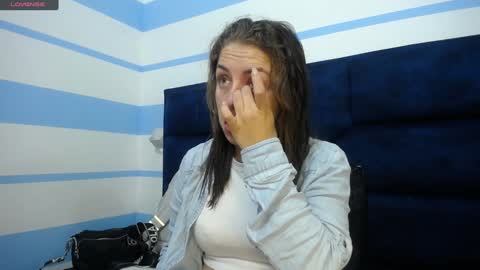 Snapshot of _isaabellaa chatting on 02.08.25 Isa online show from 02.08.25