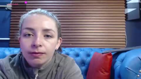 Snapshot of _isaabellaa chatting on 02.13.25 Isa online show from 02.13.25