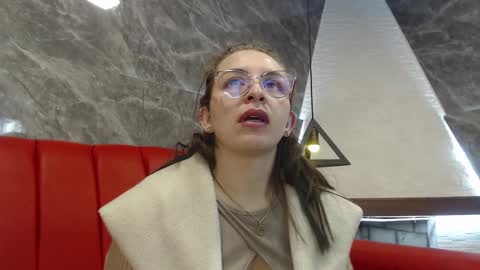 Snapshot of _isaabellaa chatting on 02.19.25 Isa online show from 02.19.25