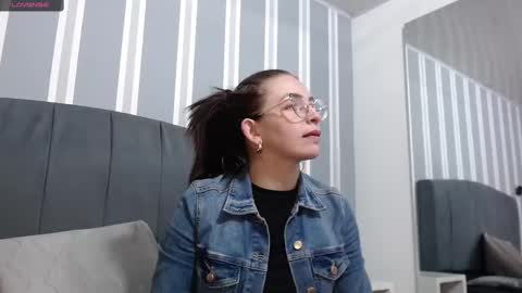 Snapshot of _isaabellaa chatting on 02.23.25 Isa online show from 02.23.25