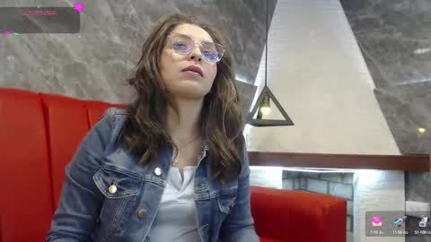 Snapshot of _isaabellaa chatting on 03.03.25 Isa online show from 03.03.25