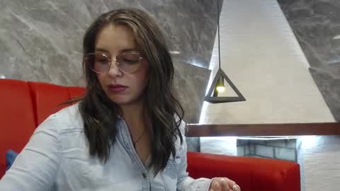 Snapshot of _isaabellaa chatting on 03.04.25 Isa online show from 03.04.25