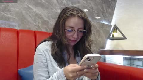 Snapshot of _isaabellaa chatting on 03.04.25 Isa online show from 03.04.25