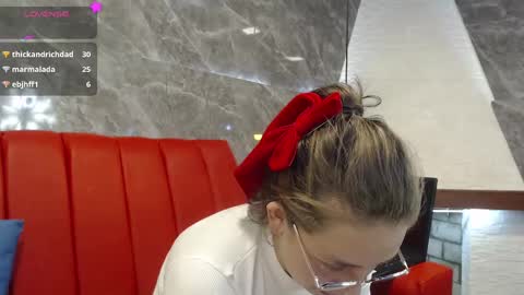 Snapshot of _isaabellaa chatting on 03.06.25 Isa online show from 03.06.25