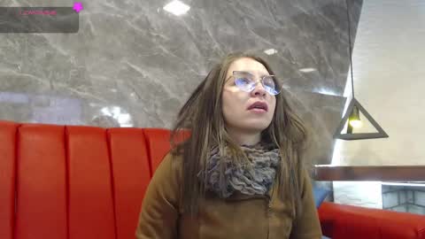 Snapshot of _isaabellaa chatting on 03.10.25 Isa online show from 03.10.25