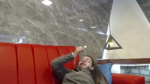 Snapshot of _isaabellaa chatting on 03.12.25 Isa online show from 03.12.25