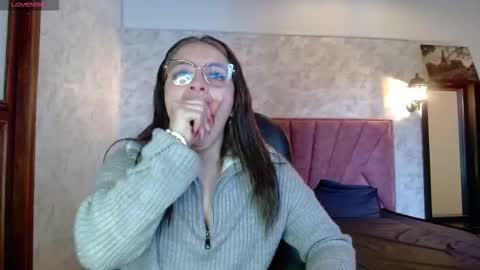 Snapshot of _isaabellaa chatting on 09.12.25 Isa online show from 09.12.25