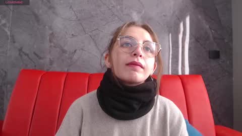 Snapshot of _isaabellaa chatting on 10.03.25 Isa online show from 10.03.25