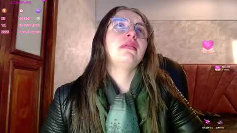 Snapshot of _isaabellaa chatting on 10.24.25 Isa online show from 10.24.25