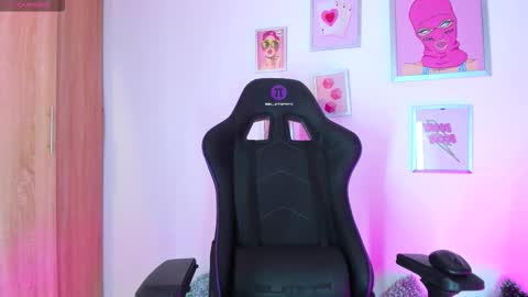 Snapshot of _ivanna_volk chatting on 10.09.25 Ivanna online show from 10.09.25