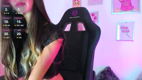 Snapshot of _ivanna_volk chatting on 10.22.25 Ivanna online show from 10.22.25