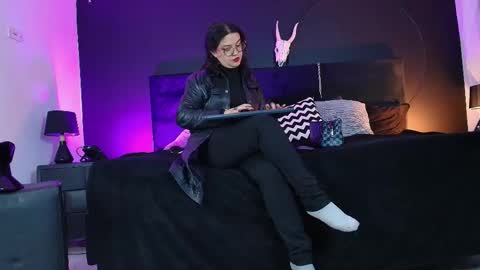 Miss Jade online show from 09.16.25