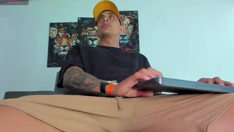 Snapshot of _jahtuzi_ chatting on 02.23.25 JACKTUZZI instagram online show from 02.23.25