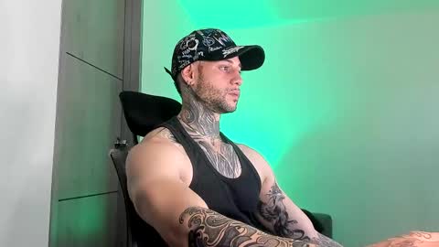 Snapshot of _jamesleandros chatting on 05.23.26 jeison online show from 05.23.26