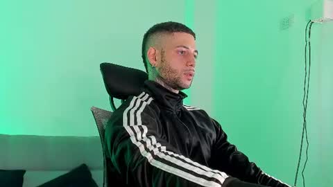 Snapshot of _jamesleandros chatting on 08.02.26 jeison online show from 08.02.26