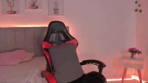 jannis  online show from 10.14.25