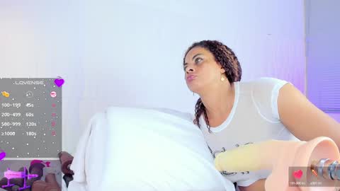 _jasminnee_ online show from 01.16.25