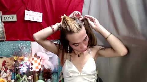 Snapshot of _jejebel chatting on 10.05.25 Maria online show from 10.05.25