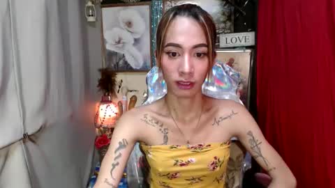 Snapshot of _jejebel chatting on 11.11.25 Maria online show from 11.11.25