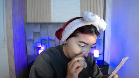 Snapshot of _johana18 chatting on 09.26.25 Mia online show from 09.26.25