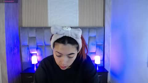 Snapshot of _johana18 chatting on 11.03.25 Mia online show from 11.03.25