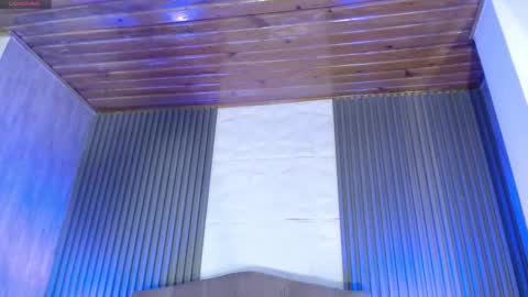 Mia online show from 12.13.25