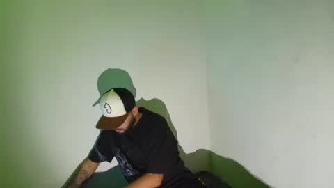 Snapshot of _juanse chatting on 02.19.25 _juanse online show from 02.19.25