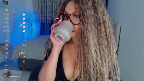 _just_a_queen_3 online show from 12.19.25