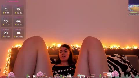 _just_a_simple_girl online show from 01.17.25