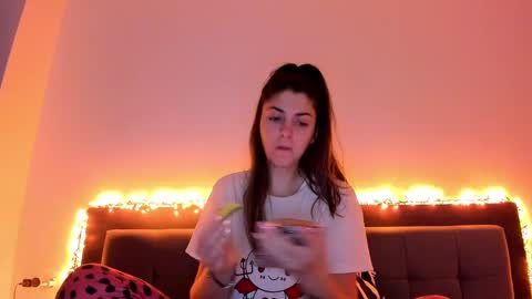 _just_a_simple_girl online show from 01.22.25