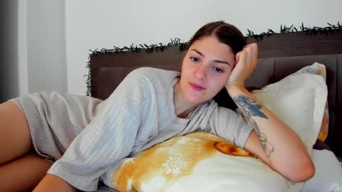 _just_a_simple_girl online show from 10.01.25