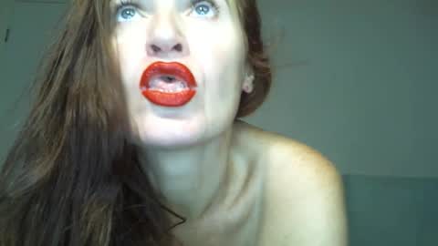 Snapshot of _kapelka_ chatting on 09.27.25 KAPELKA online show from 09.27.25