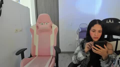 Snapshot of _khloe_sweet chatting on 10.30.25 khloe sweet online show from 10.30.25