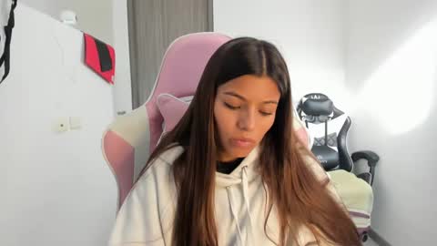 Snapshot of _khloe_sweet chatting on 11.04.25 khloe sweet online show from 11.04.25