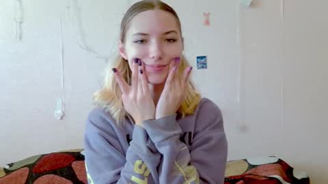 _kikiclark_ online show from 09.27.25