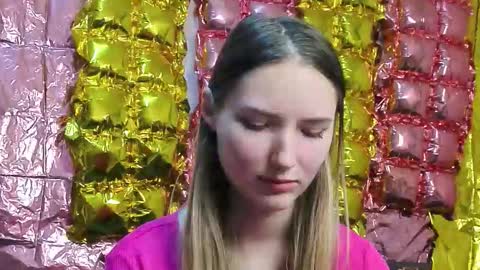 _kikiclark_ online show from 03.16.26