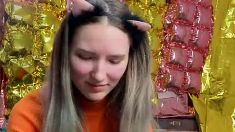 Snapshot of _kikiclark_ chatting on 04.22.26 _kikiclark_ online show from 04.22.26