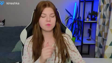 Snapshot of _kirieshka chatting on 12.26.24 Molly Emily online show from 12.26.24