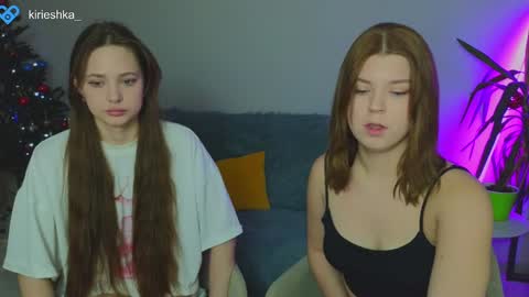 Snapshot of _kirieshka chatting on 01.08.25 Molly Emily online show from 01.08.25