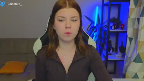 Snapshot of _kirieshka chatting on 01.12.25 Molly Emily online show from 01.12.25