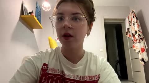 Snapshot of _kirieshka chatting on 02.10.25 Molly Emily online show from 02.10.25