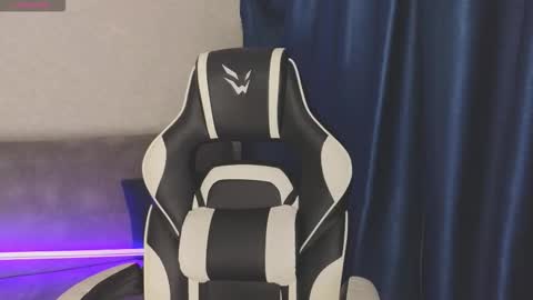 Snapshot of _kirieshka chatting on 09.14.25 Molly Emily online show from 09.14.25