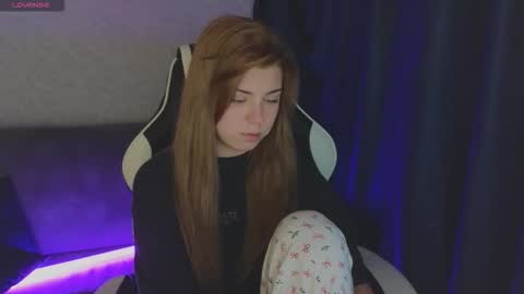 Snapshot of _kirieshka chatting on 09.29.25 Molly Emily online show from 09.29.25