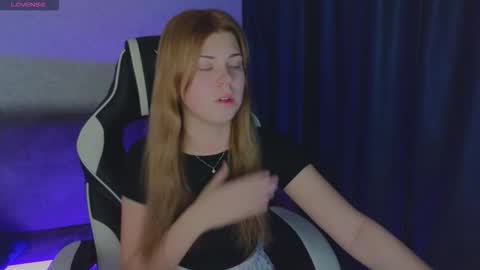 Snapshot of _kirieshka chatting on 10.05.25 Molly Emily online show from 10.05.25