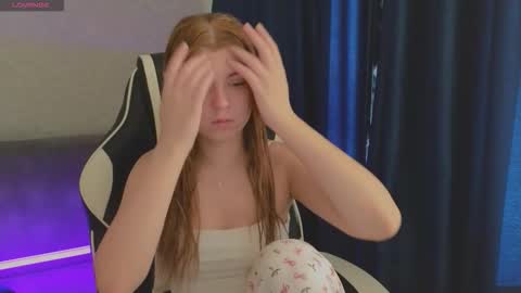 Snapshot of _kirieshka chatting on 10.08.25 Molly Emily online show from 10.08.25