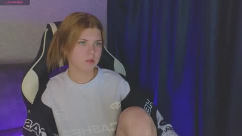 Snapshot of _kirieshka chatting on 10.13.25 Molly Emily online show from 10.13.25