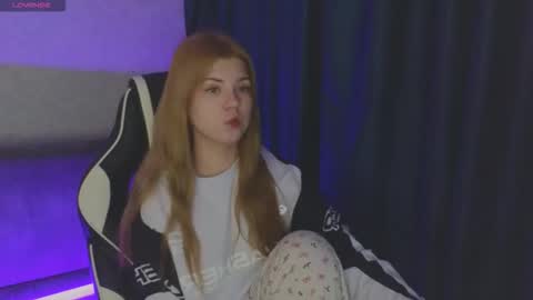 Snapshot of _kirieshka chatting on 10.14.25 Molly Emily online show from 10.14.25